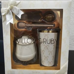 Willow & Ruby Tea Gift Set - Cream and Gold
